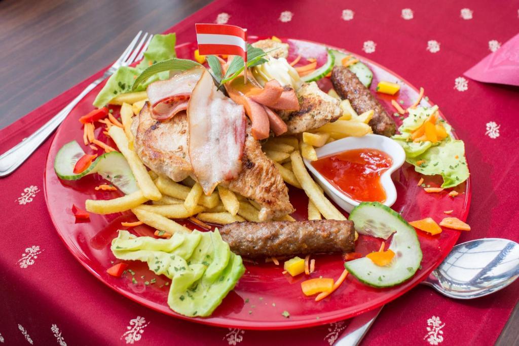 אוסיאך Gaestehaus Krappinger/Pizzeria Mamma Mia מראה חיצוני תמונה